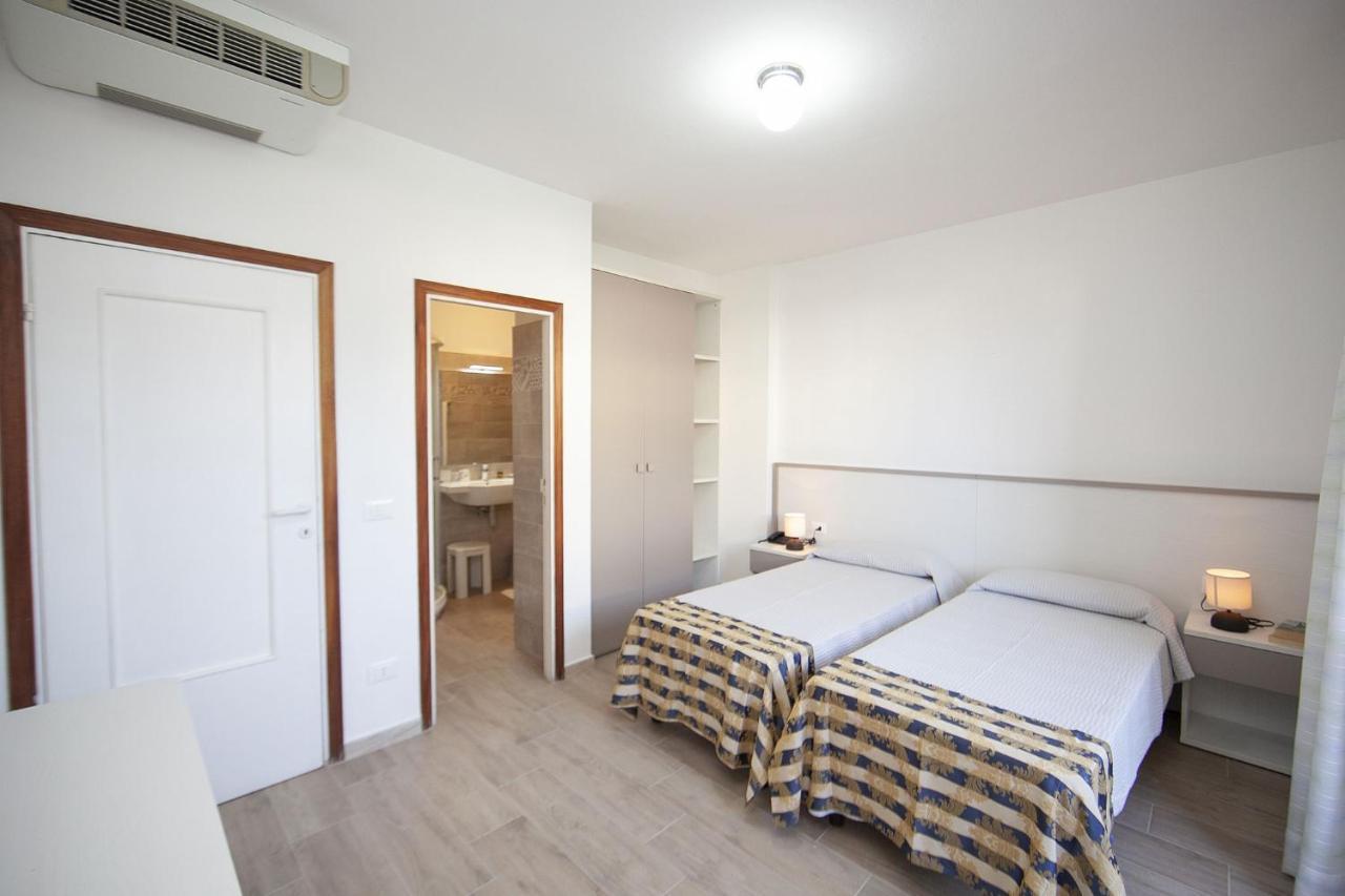 מרינה די קמפו Hotel Thomas מראה חיצוני תמונה