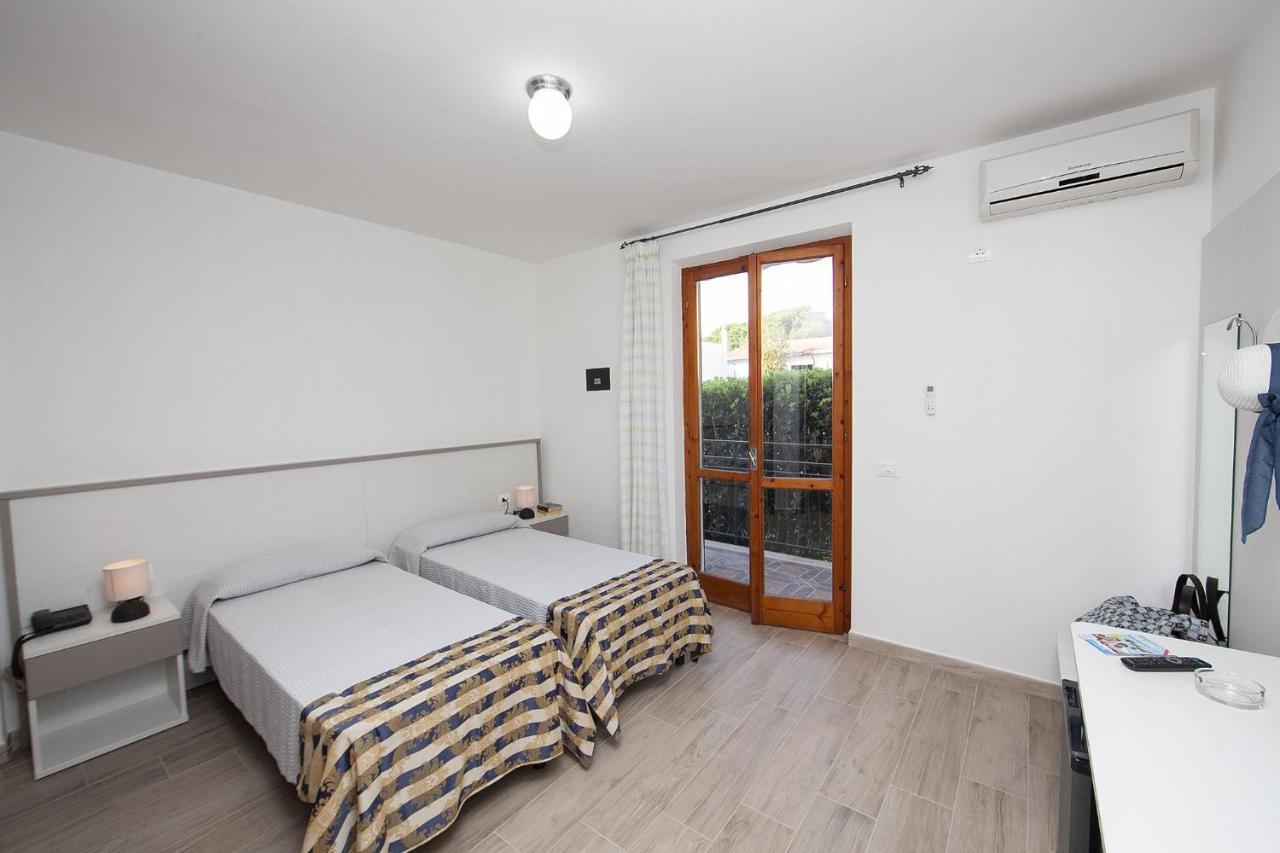 מרינה די קמפו Hotel Thomas מראה חיצוני תמונה