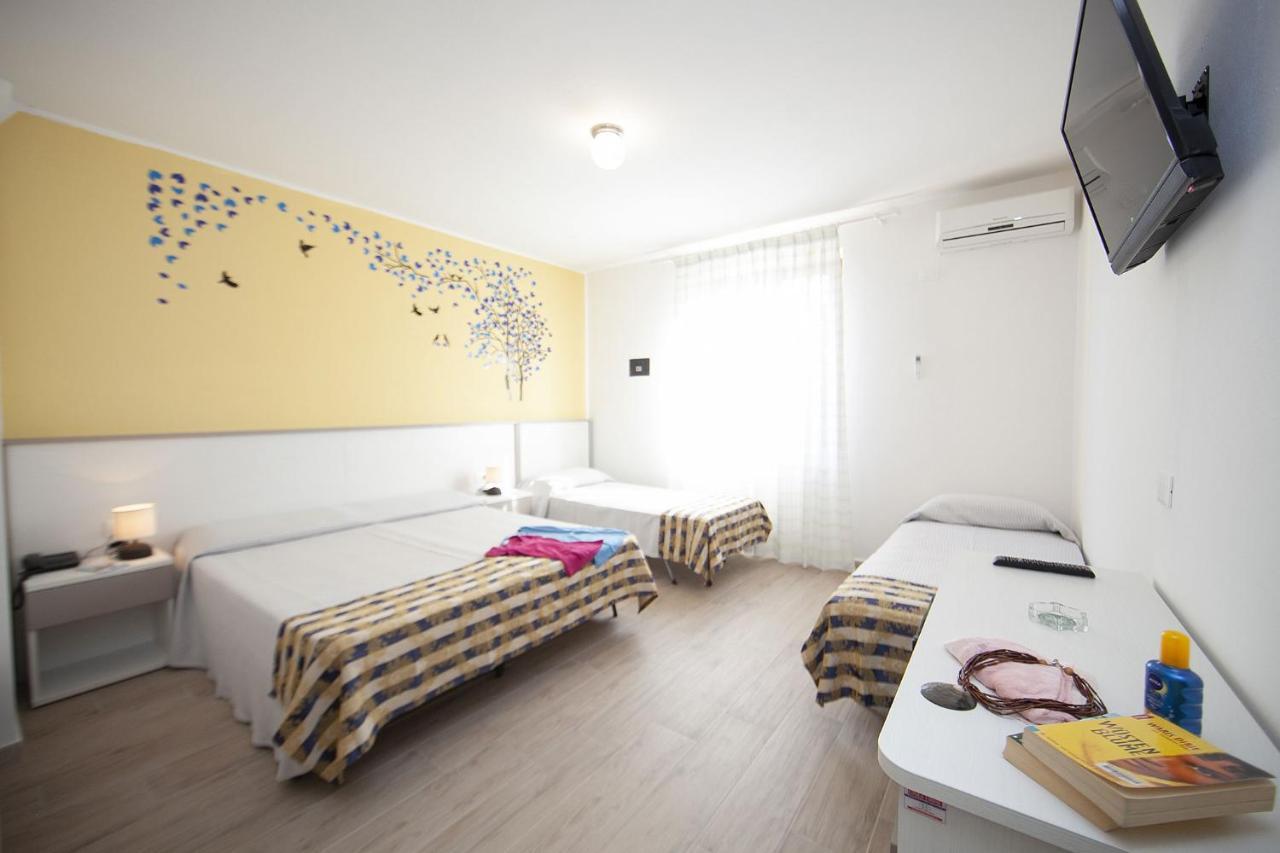 מרינה די קמפו Hotel Thomas מראה חיצוני תמונה